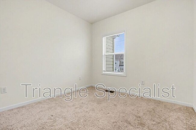 Building Photo - 512 Austin View Blvd
