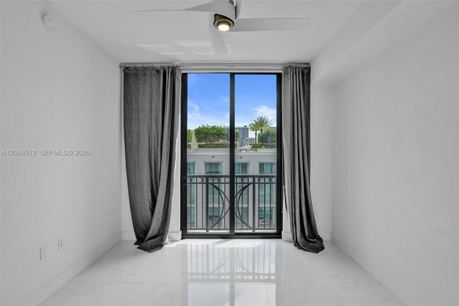 Building Photo - 301 Altara Ave