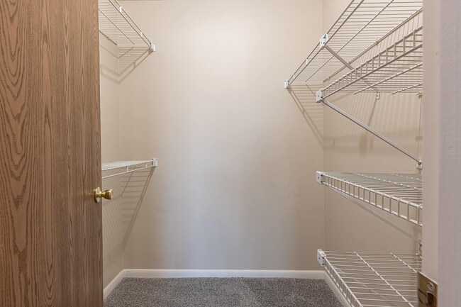 Building Photo - 1310 Hollow Run