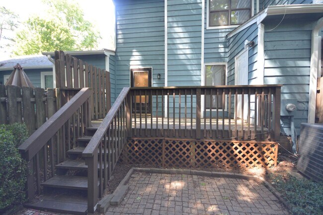 Building Photo - 616 Applecross Dr