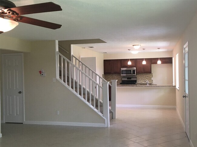 Building Photo - 5115 Tashkent Dr