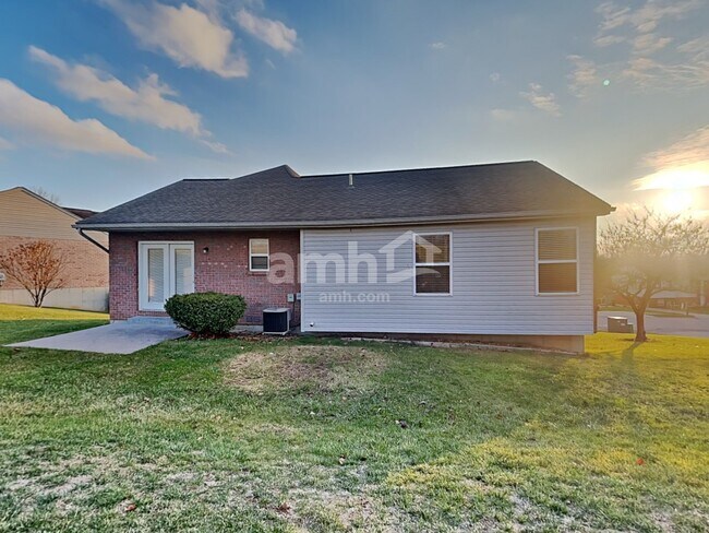 Building Photo - 8973 Julia Mdws