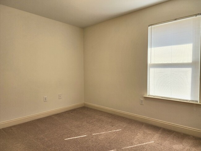 Building Photo - Great location in Foley - 3/2