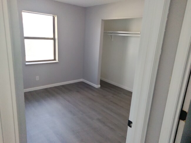 Building Photo - 920 Countryside Ln