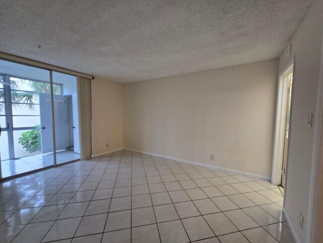 Building Photo - 3141 NW 47th Terrace