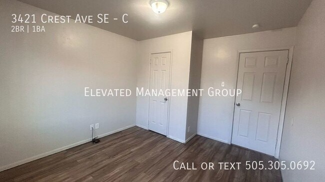 Building Photo - 2 bedroom, IMMEDIATE move in!