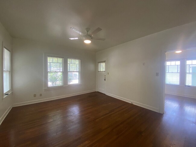 Building Photo - Prelease for August!  Close to Campus!  2800 Dancy.