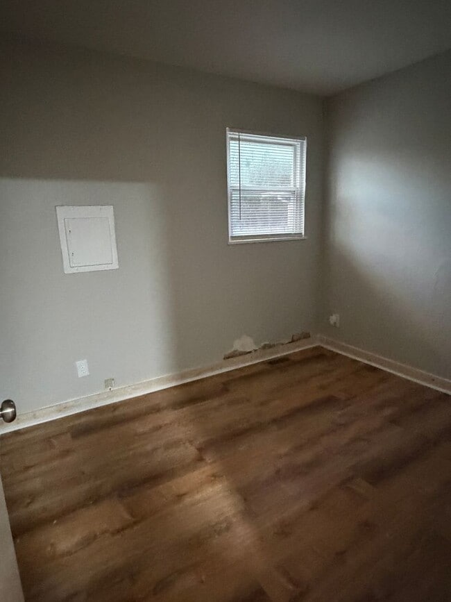 Building Photo - Discover this newly remodeled 3-bedroom, 1-bath home in Indianapolis’s Old Southside.