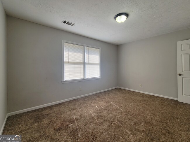 Building Photo - 12 Candlewood Terrace NE