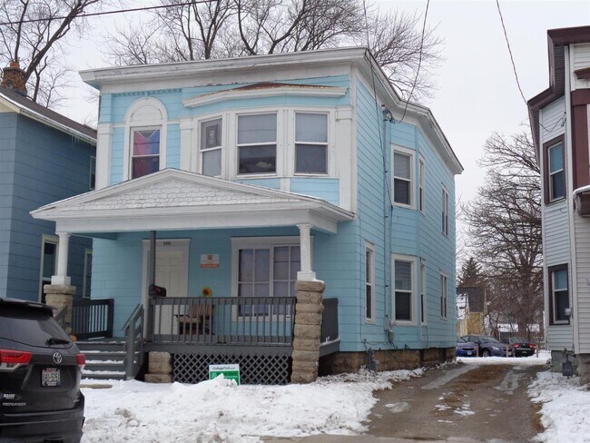 Building Photo - 716 W Lincoln Ave
