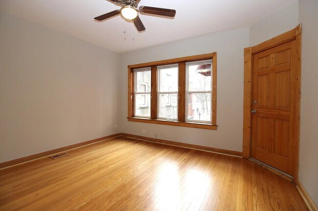 Building Photo - Spacious 3-Bedroom, 2-Bathroom Duplex in Avondale