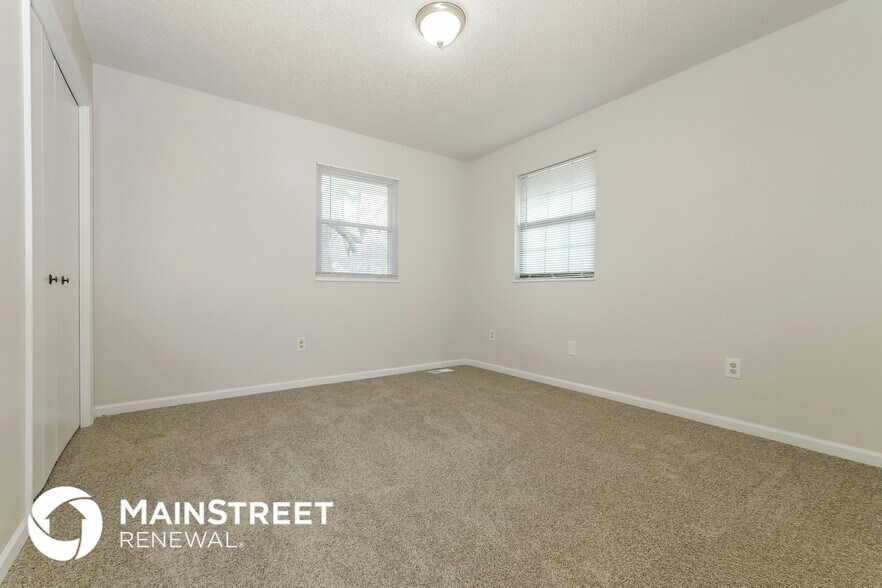 Building Photo - 10439 N Cherry Dr