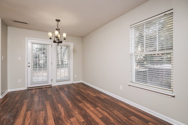 Building Photo - 3637 Pinkham Way