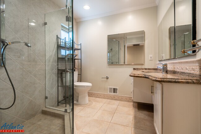 Building Photo - Heatherstone Way / Village Ct