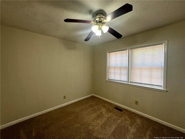 Building Photo - 710 Dude Ct