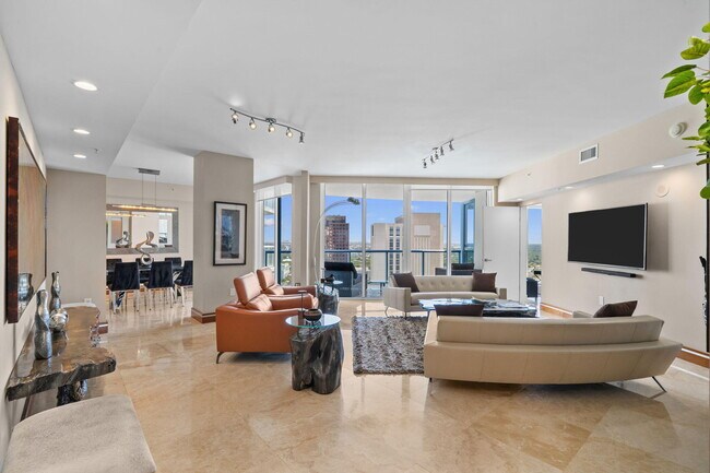 Building Photo - 333 Las Olas Way