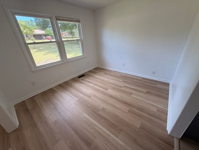 Building Photo - 139 Ingleside Dr