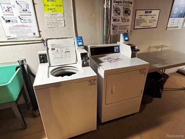 Building Photo - 19810 W 12 Mile Rd