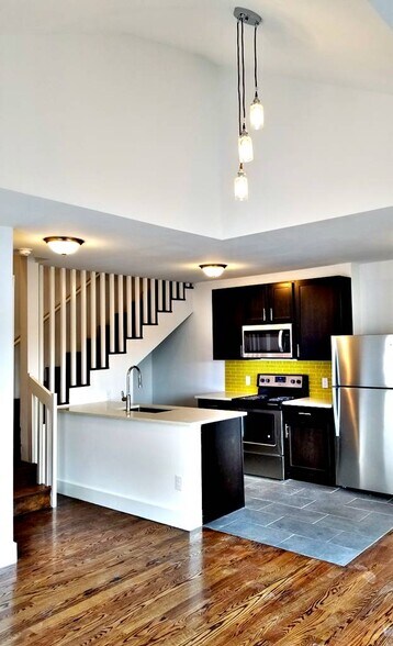 Building Photo - 4304 Junius St