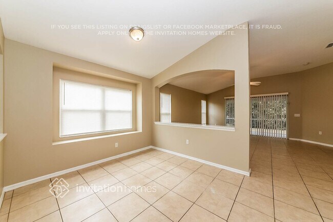 Building Photo - 11801 Acorn Woods Terrace