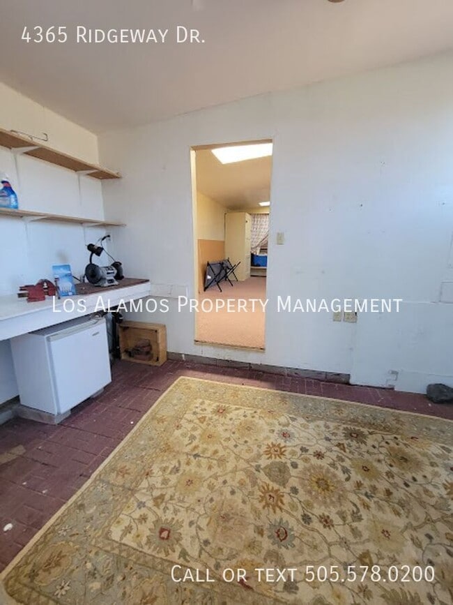 Building Photo - 4365 Ridgeway Dr