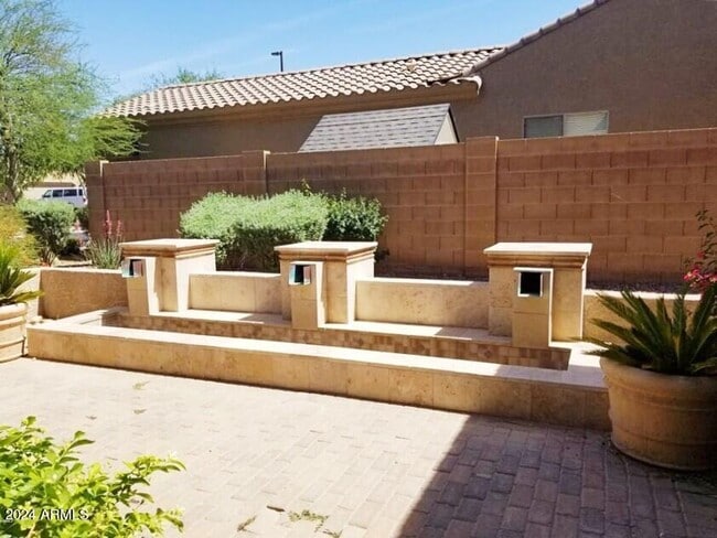 Building Photo - *Stunning Home in Cul-de-sac with 2 Master Suites, one downstairs, one upstairs*