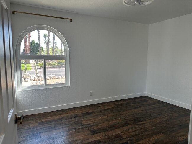 Building Photo - 27131 Shadowcrest Ln