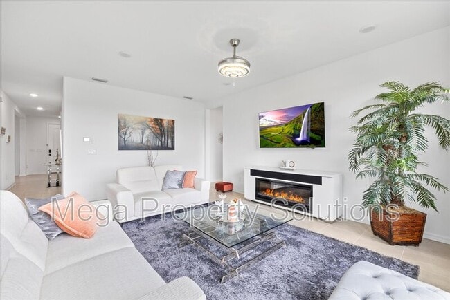 Building Photo - 12195 Stirrup Dr