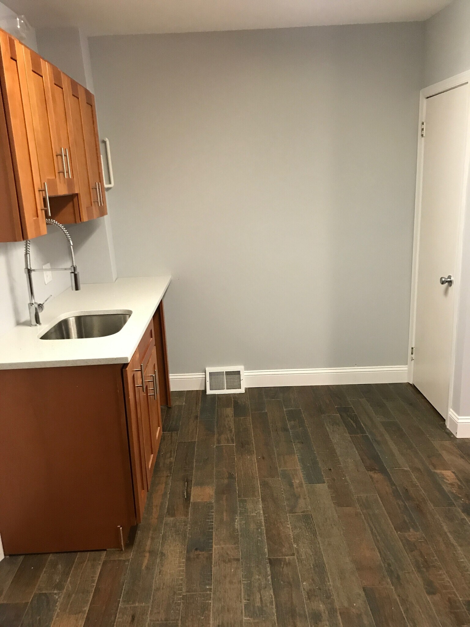 Building Photo - 2057 South St