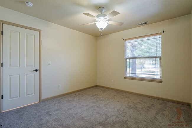 Building Photo - 3090 Aberdeen Ln