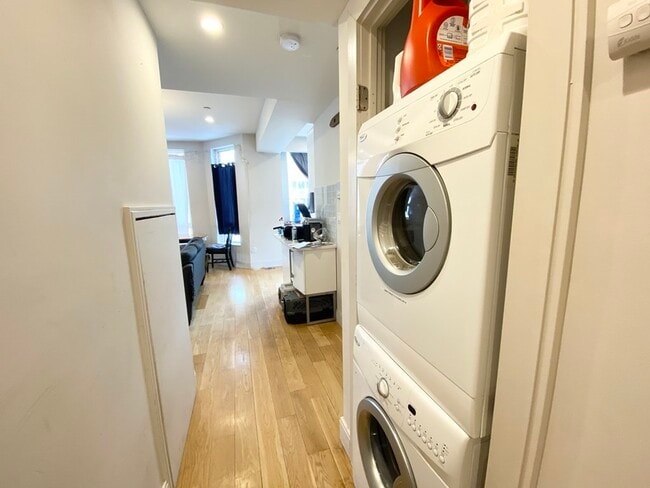 Building Photo - 40 Washburn St