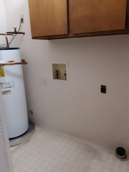Laundry Room - 501 N May Ave