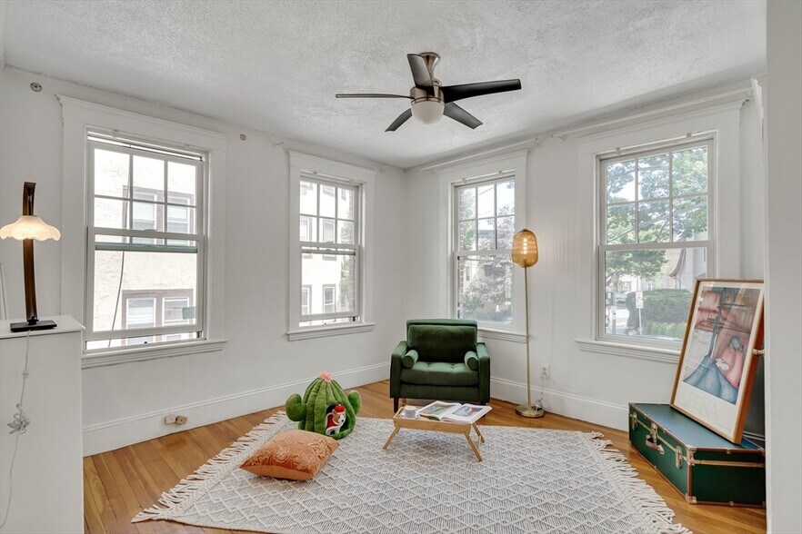 Building Photo - 130 Sutherland Rd