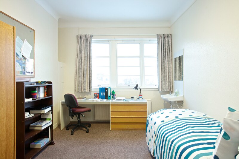 Building Photo - 13 Albro St