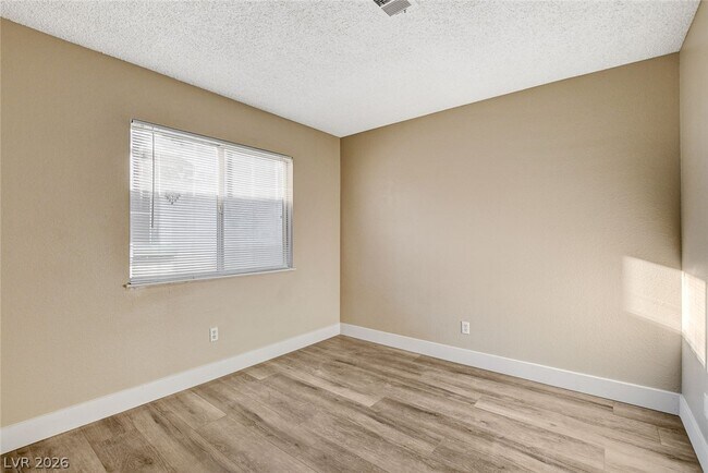 Building Photo - 6632 Wheelbarrow Peak Dr
