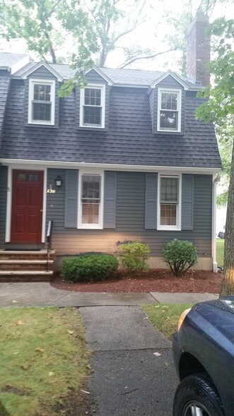 Building Photo - 720 Wellman Ave