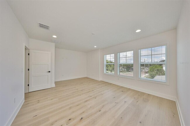 Building Photo - 1314 1/2 W Lemon St