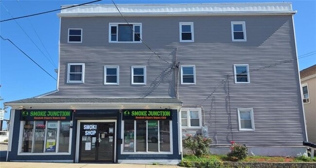 Building Photo - 62 Main Rd