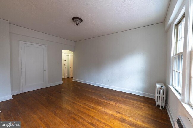 Building Photo - 2032 Belmont Rd NW