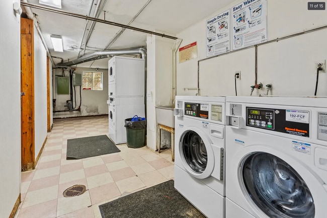 Building Photo - 120 Bradlee St