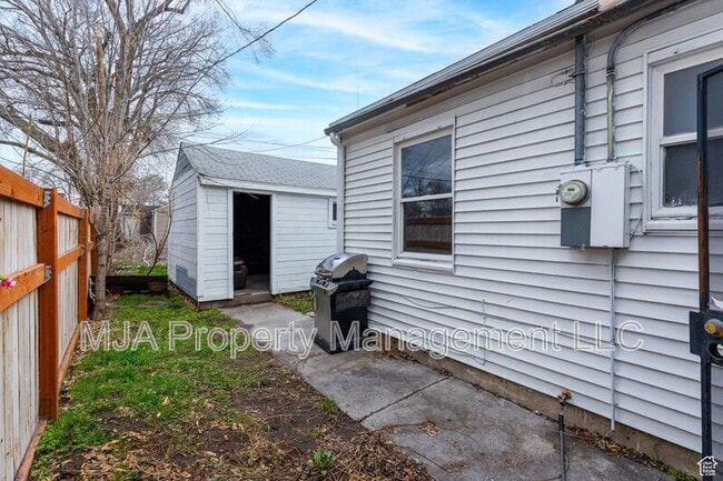 Building Photo - 3304 S 460 E