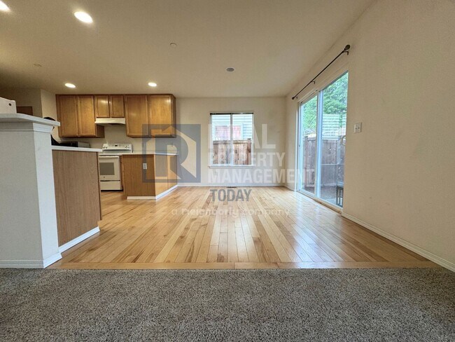 Building Photo - Charming 3-Bed, 2.5-Bath DuPont Home Near JBLM!