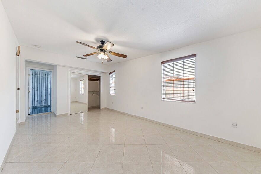 Building Photo - 9941 NW 27th St