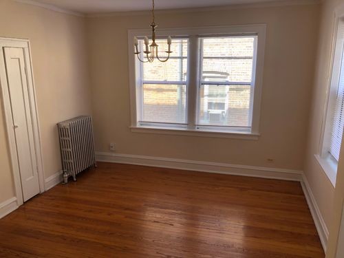 Building Photo - 1714 W Albion Ave