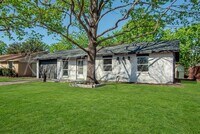 Building Photo - 1913 Fairfield Dr