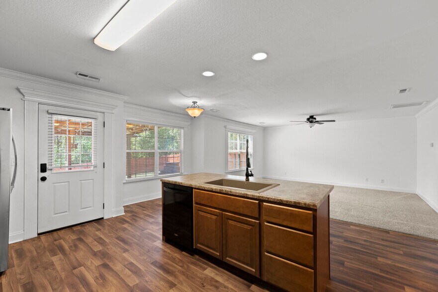 Building Photo - 317 Wynberry Ct
