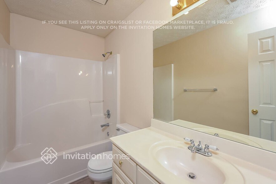 Building Photo - 710 Suwanee Lakes Cir NW