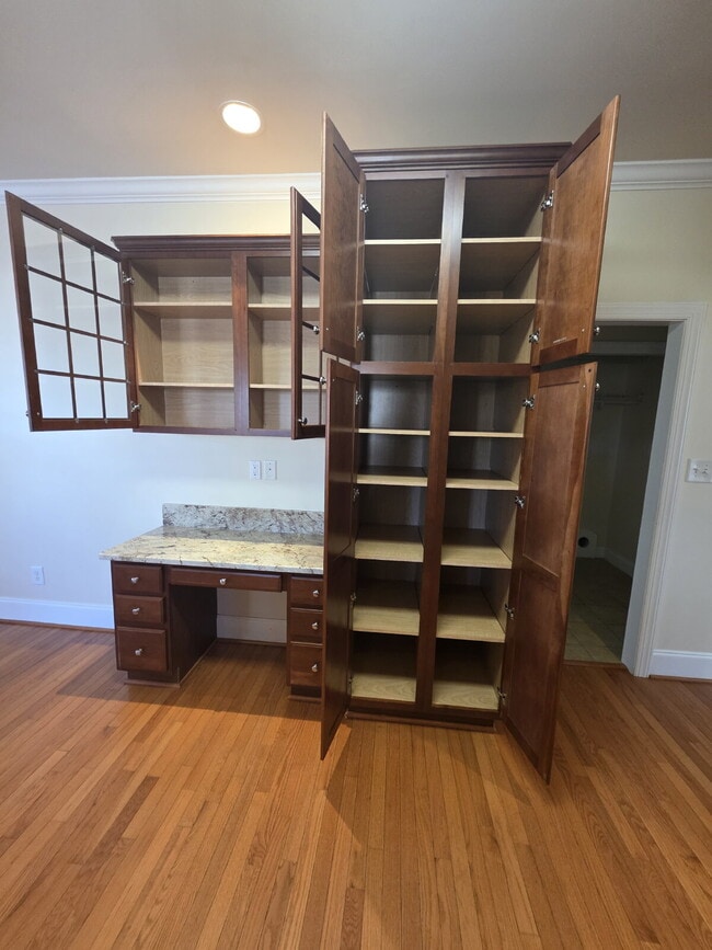 Building Photo - Spacious 4-Bedroom Home for Rent in Kings ...