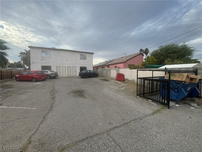 Building Photo - 1828 Harding St