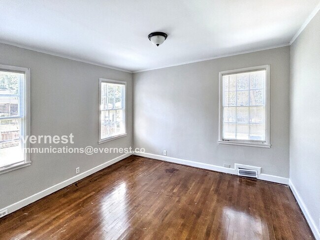 Building Photo - 7704 8th Ct S